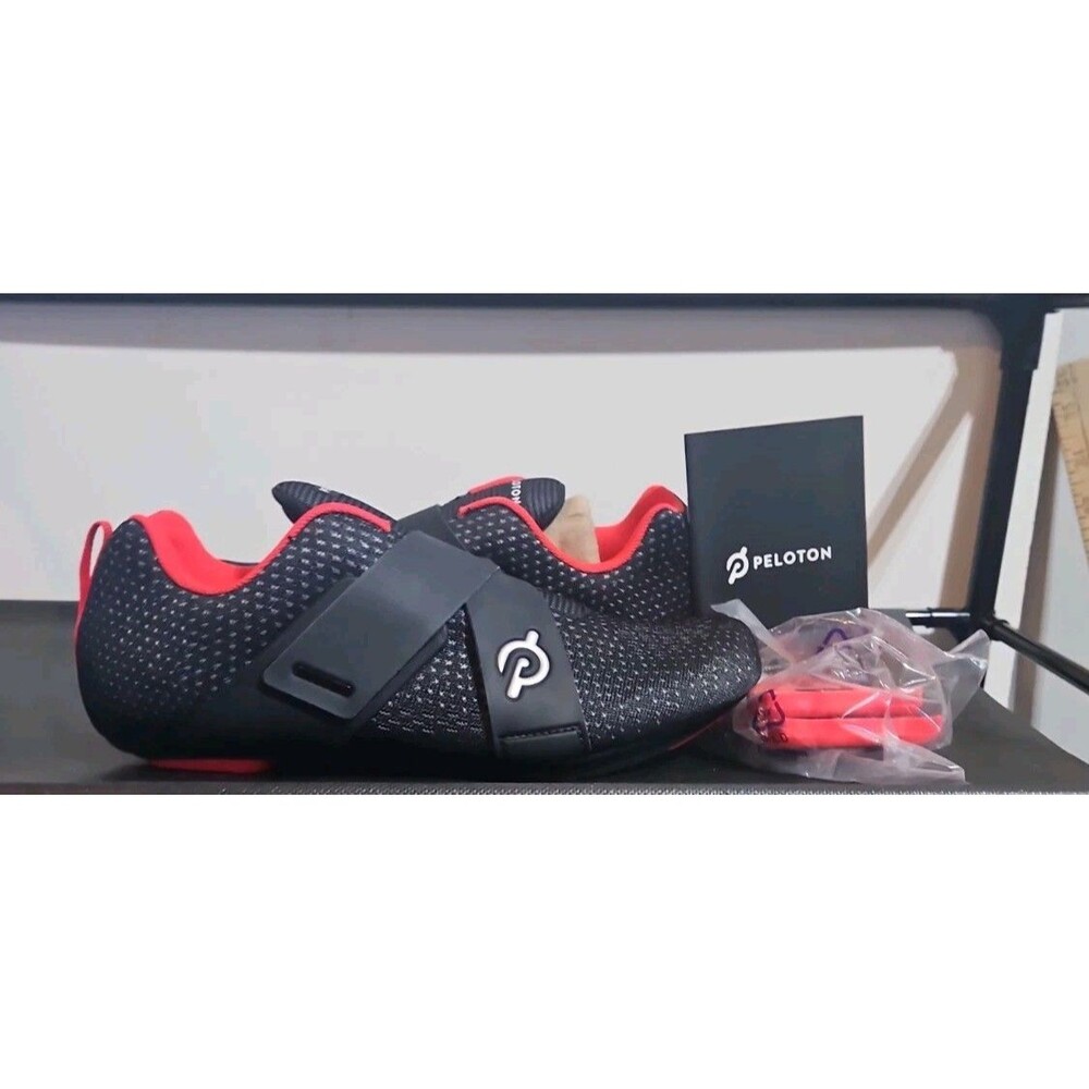 New Peloton Unisex Size 7.5M / 9W Cycling Shoes Black Red Cleat Altos Sneakers